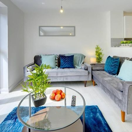 The Stratford Palace Apartment Бирмингам Екстериор снимка