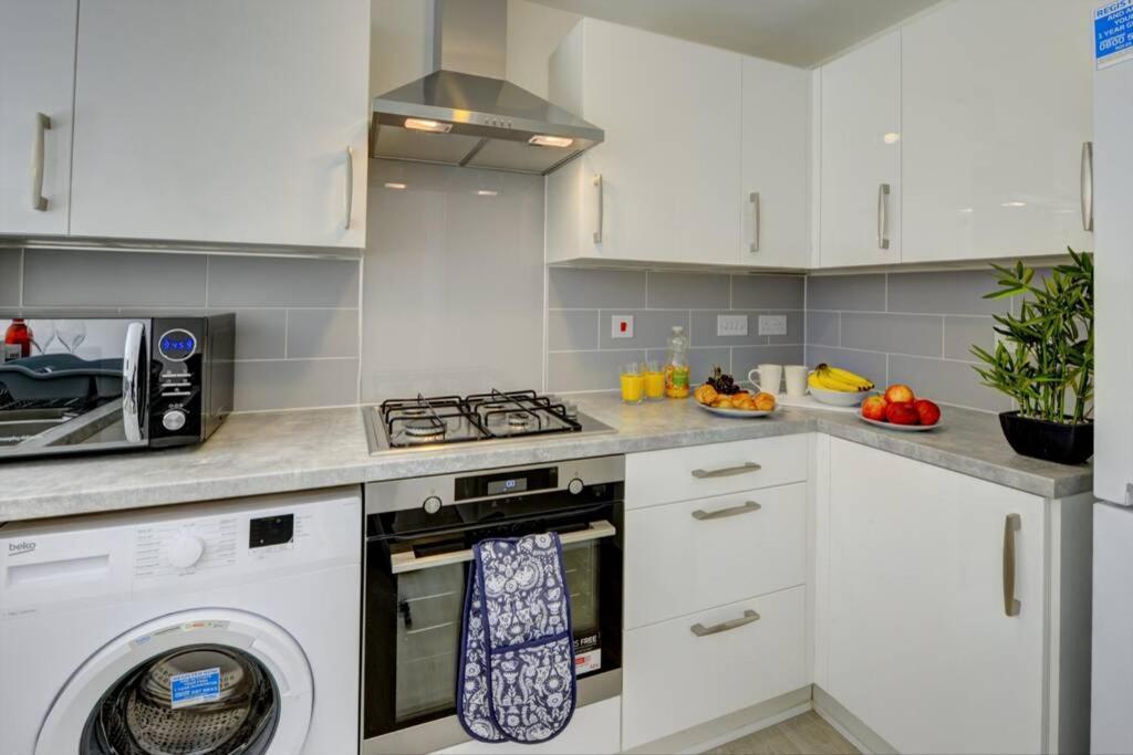 The Stratford Palace Apartment Бирмингам Екстериор снимка