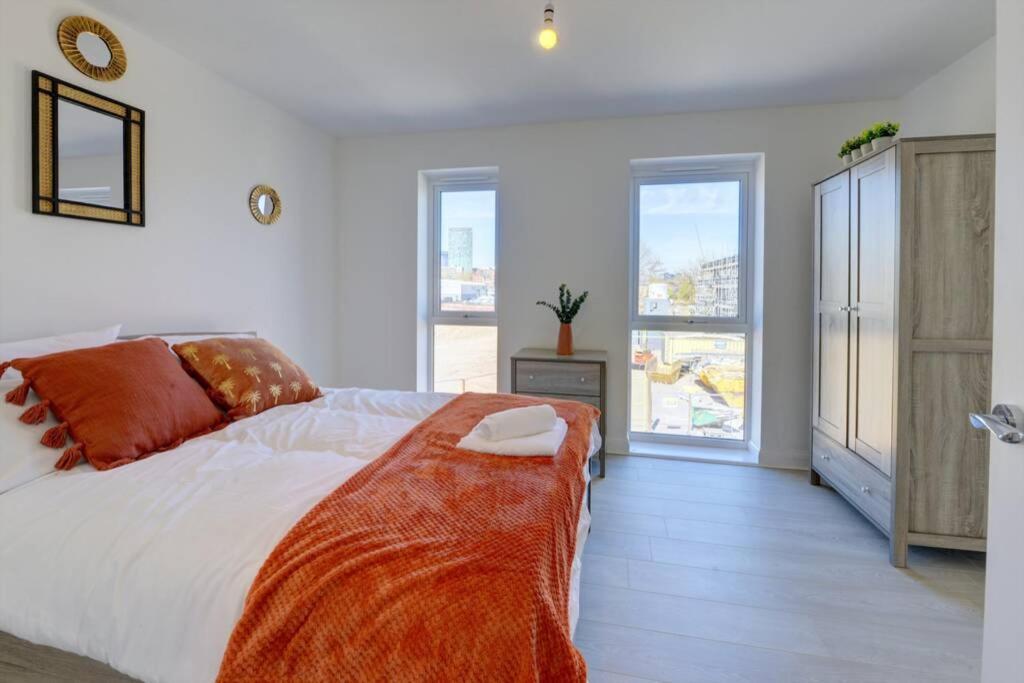The Stratford Palace Apartment Бирмингам Екстериор снимка