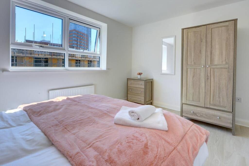 The Stratford Palace Apartment Бирмингам Екстериор снимка
