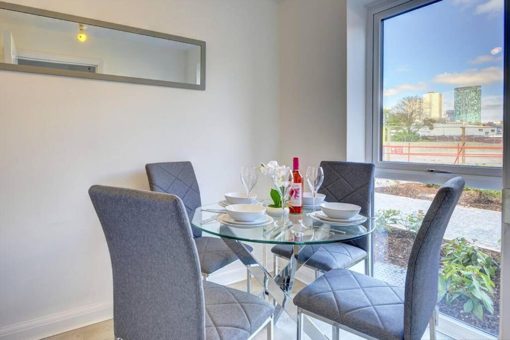 The Stratford Palace Apartment Бирмингам Екстериор снимка