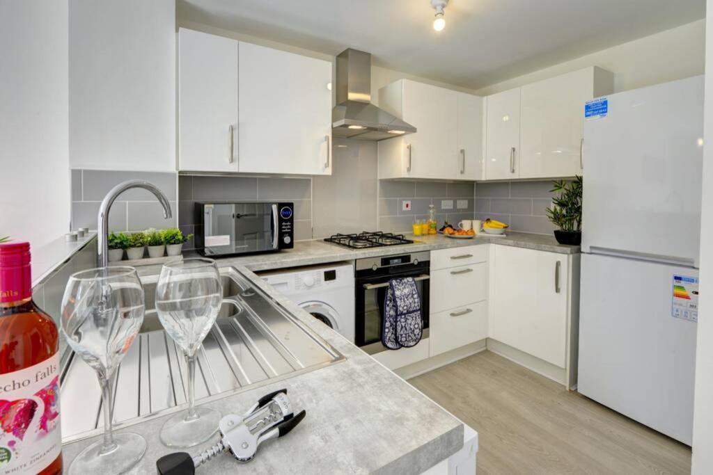 The Stratford Palace Apartment Бирмингам Екстериор снимка